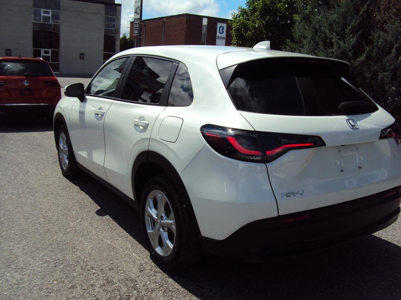 2025 Honda HR-V LX Photo