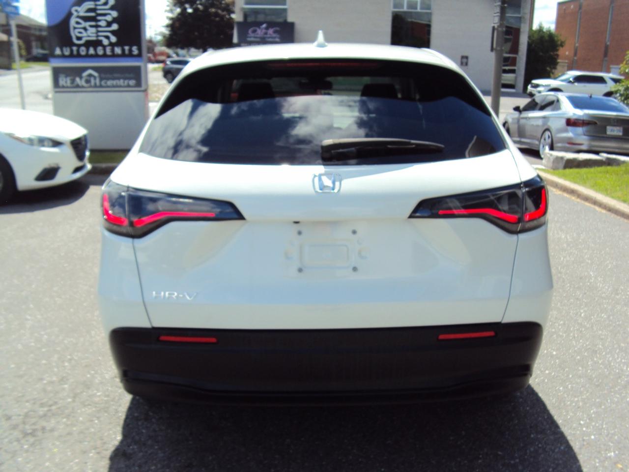 2025 Honda HR-V LX Photo