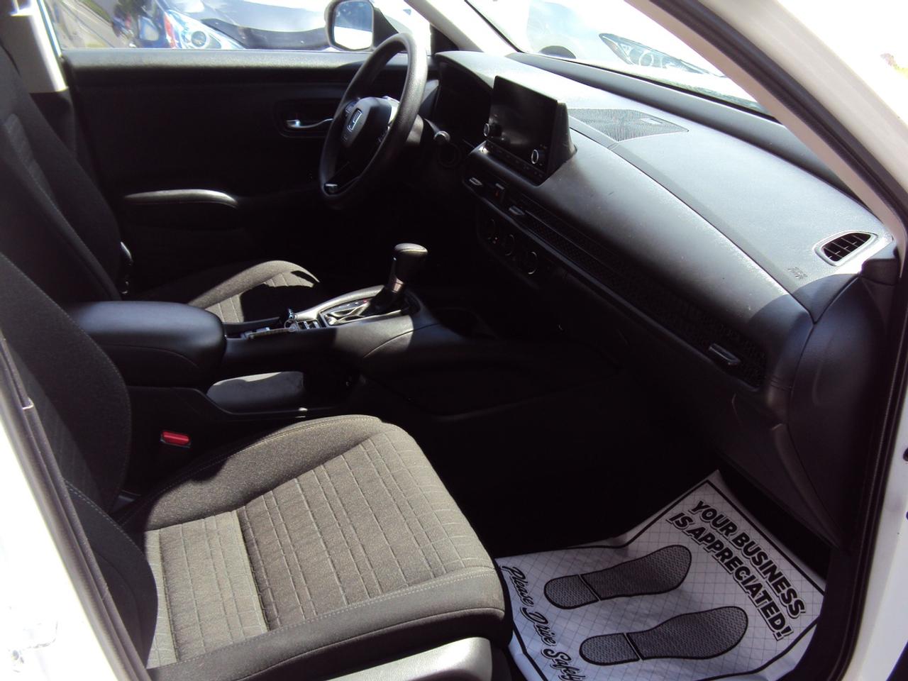 2025 Honda HR-V LX Photo