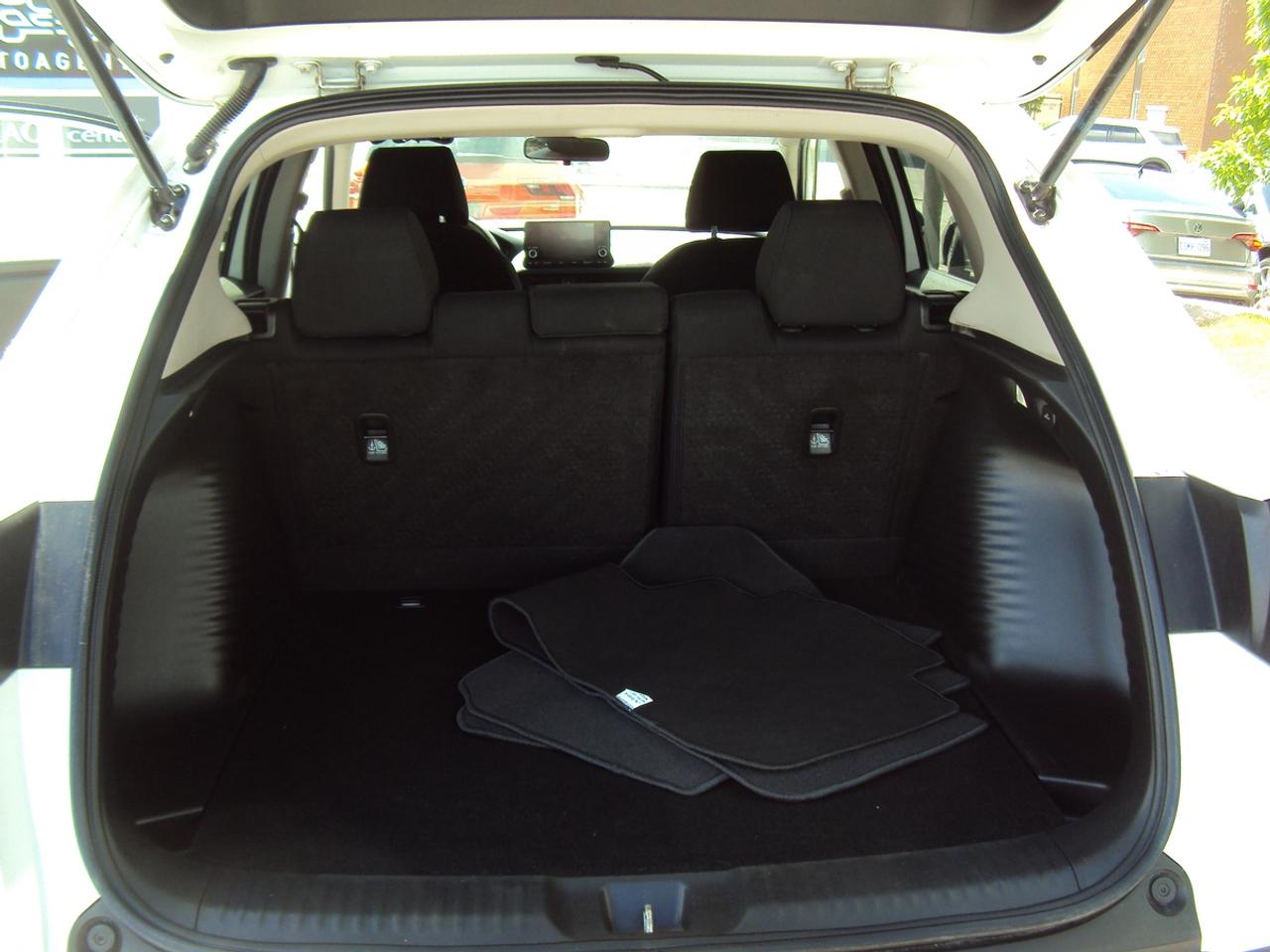 2025 Honda HR-V LX Photo