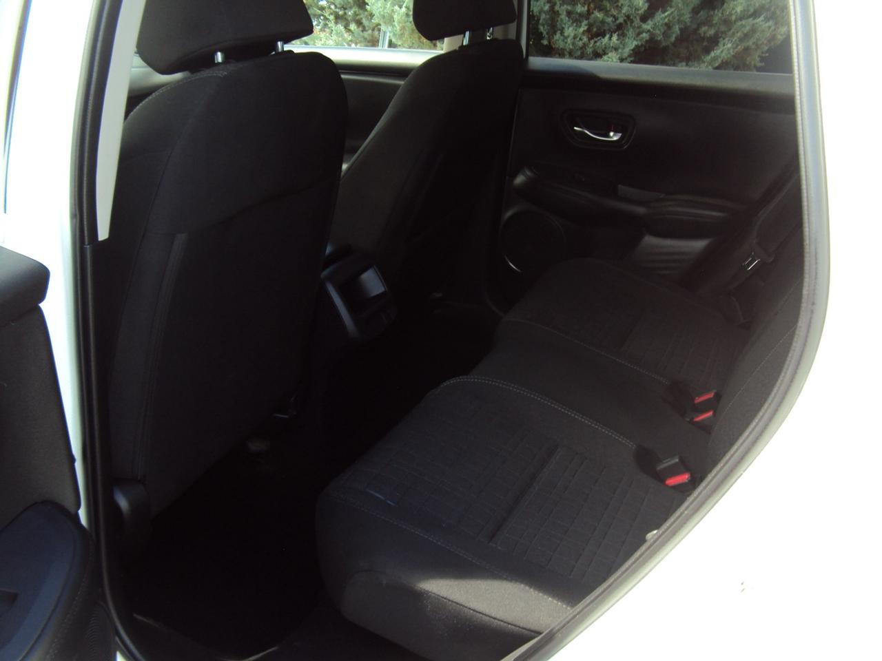 2025 Honda HR-V LX Photo