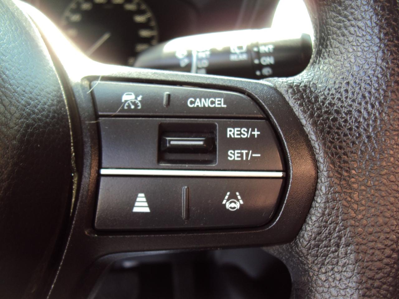 2025 Honda HR-V LX Photo