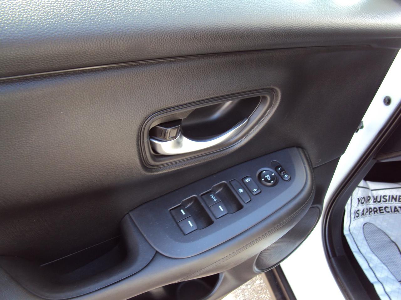 2025 Honda HR-V LX Photo