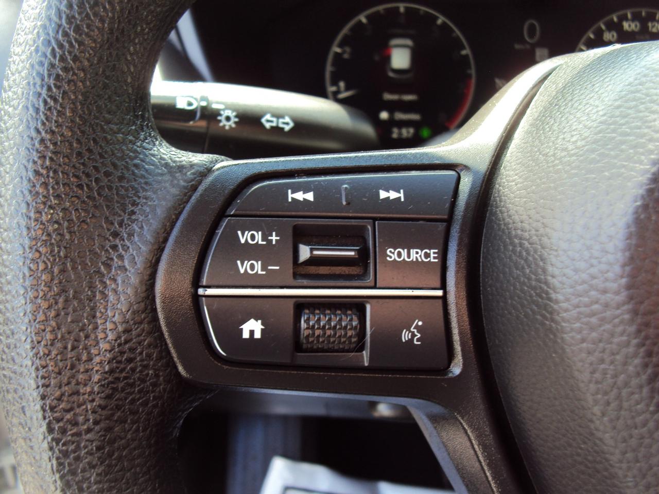 2025 Honda HR-V LX Photo