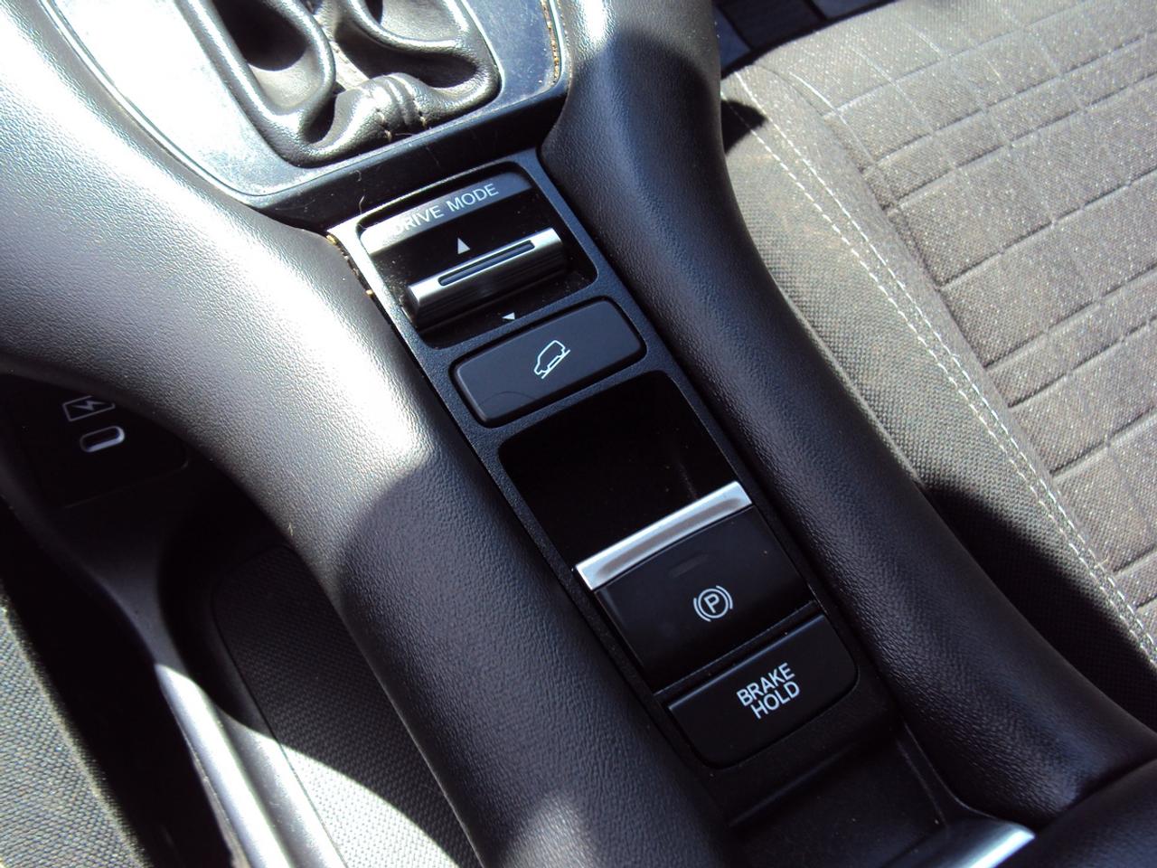 2025 Honda HR-V LX Photo