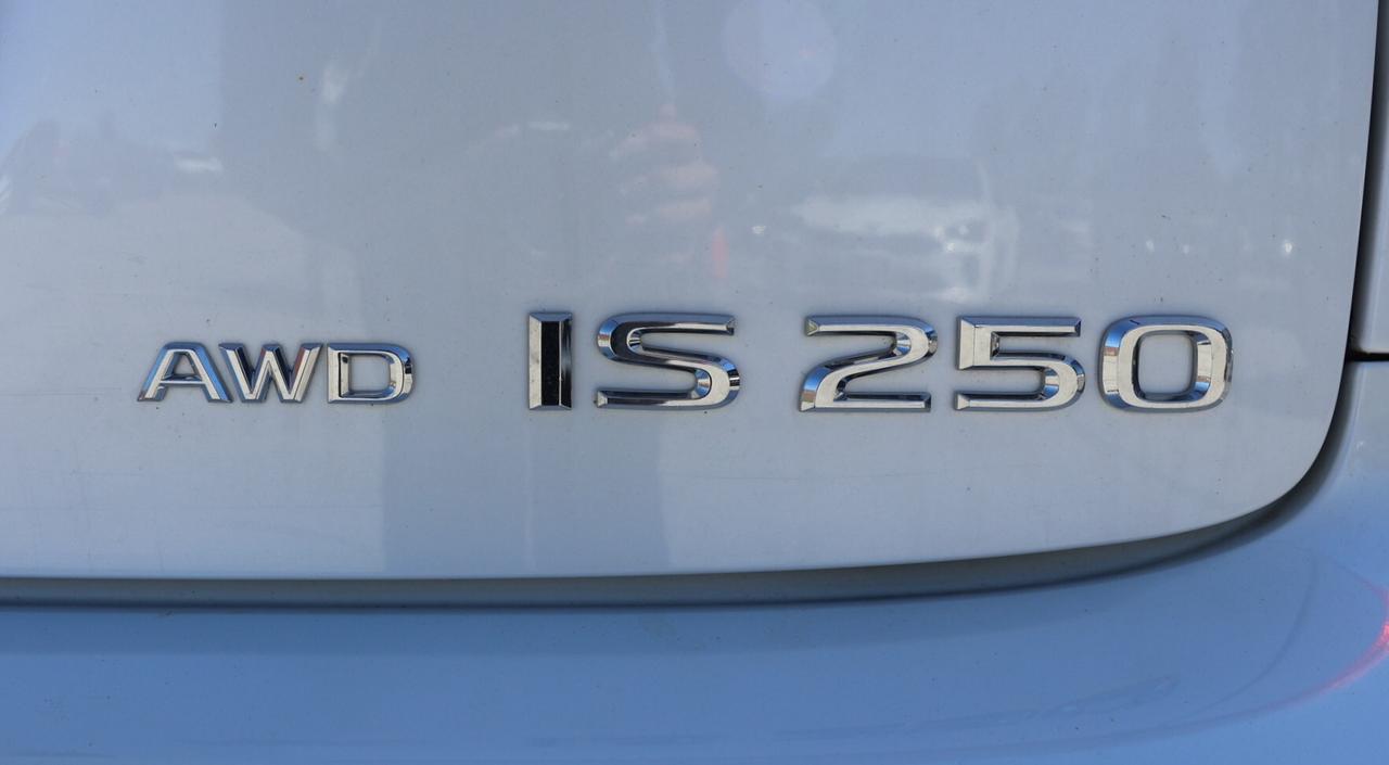2009 Lexus IS 250-AWD/NAV/B CAM/LEATHER/P SEATS/H SEATS/SUNROOF/ Photo