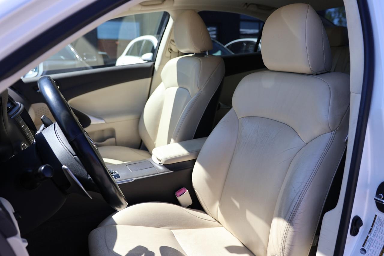 2009 Lexus IS 250-AWD/NAV/B CAM/LEATHER/P SEATS/H SEATS/SUNROOF/ Photo