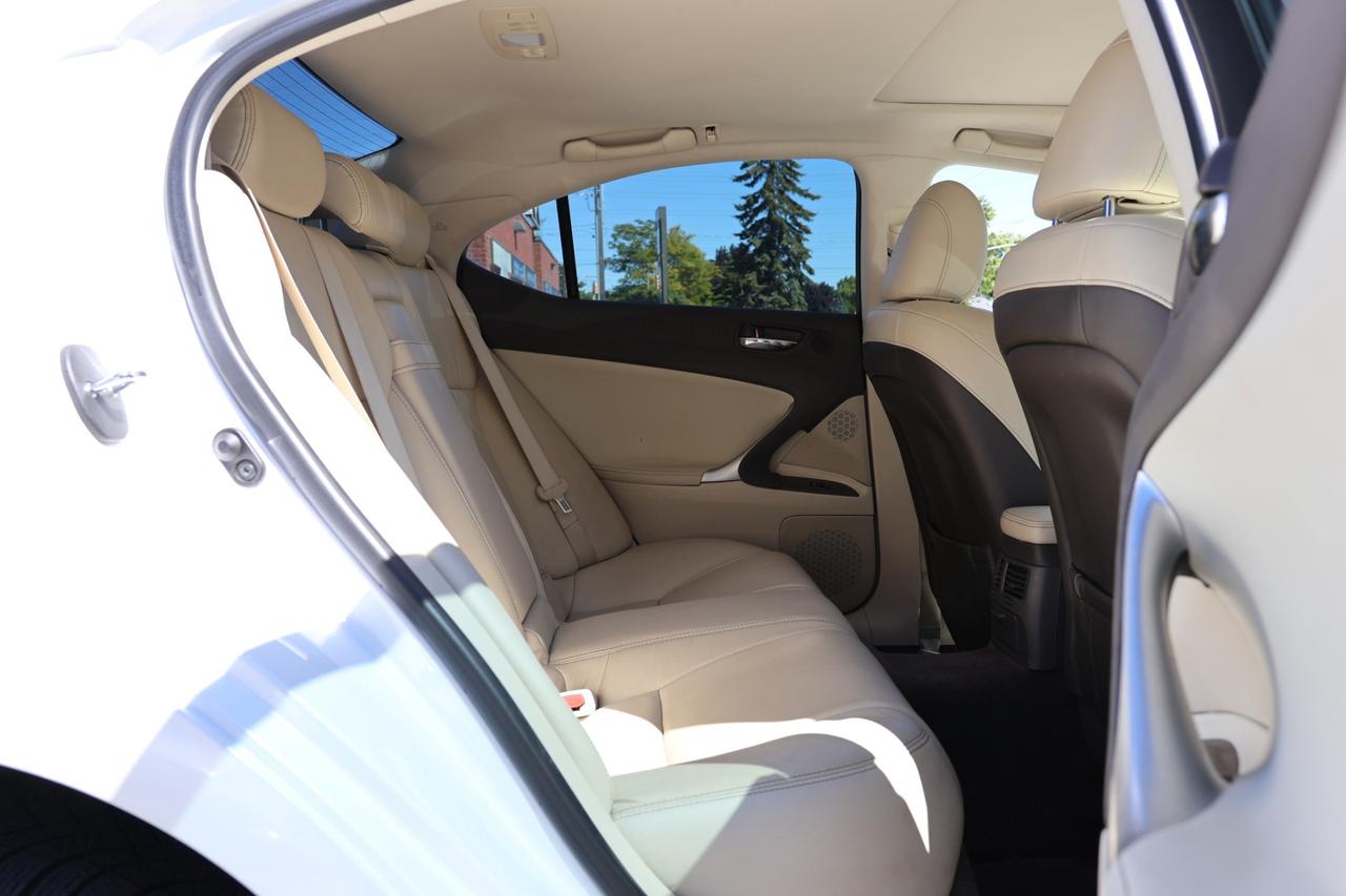 2009 Lexus IS 250-AWD/NAV/B CAM/LEATHER/P SEATS/H SEATS/SUNROOF/ Photo