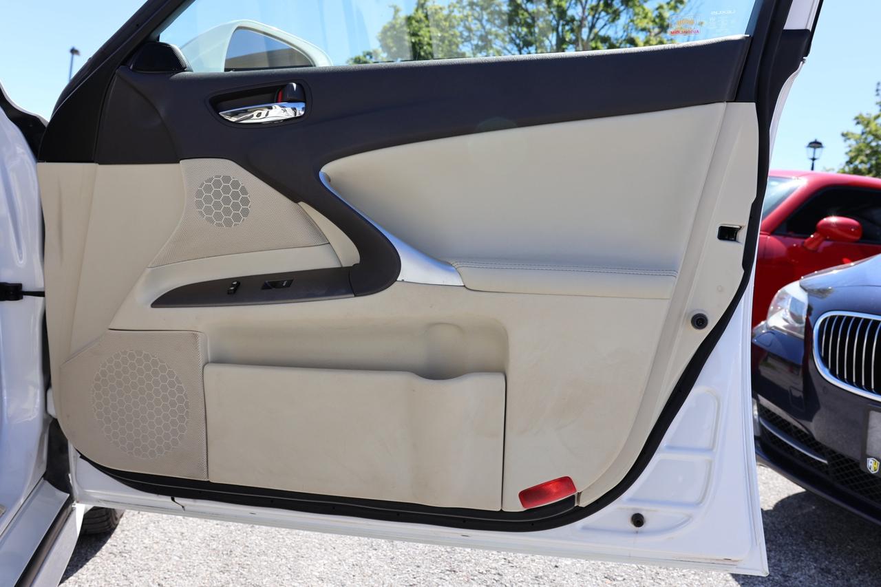 2009 Lexus IS 250-AWD/NAV/B CAM/LEATHER/P SEATS/H SEATS/SUNROOF/ Photo