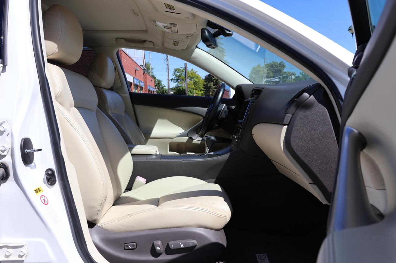 2009 Lexus IS 250-AWD/NAV/B CAM/LEATHER/P SEATS/H SEATS/SUNROOF/ Photo
