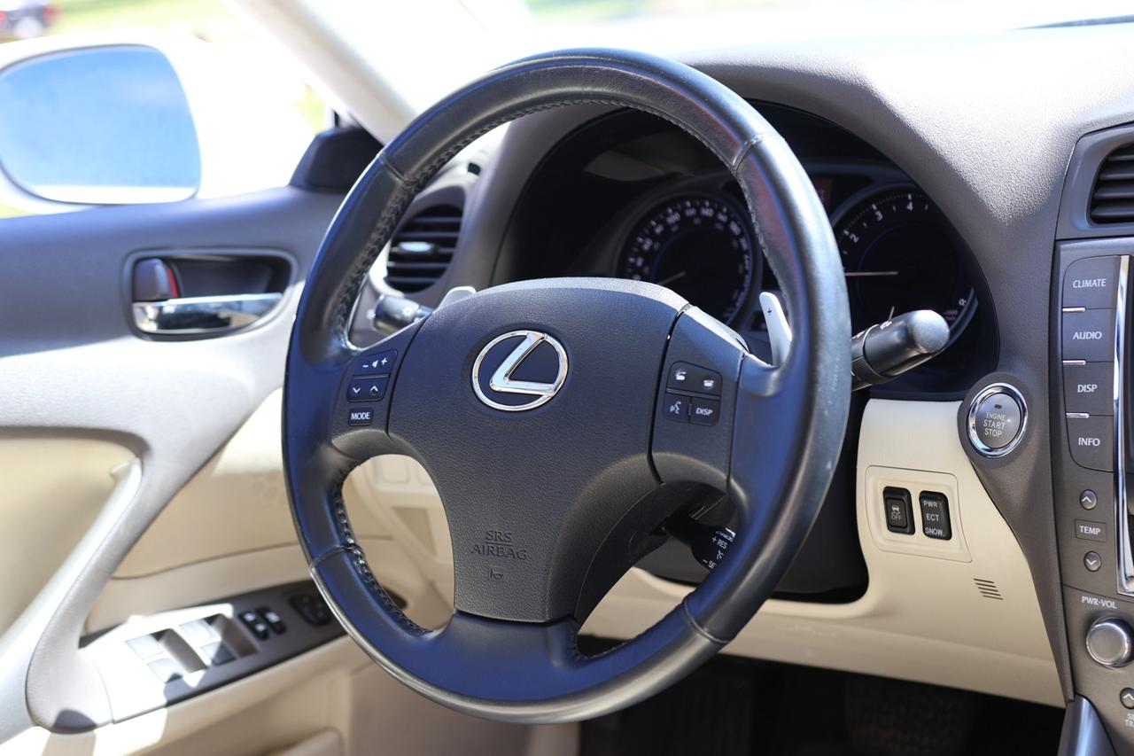 2009 Lexus IS 250-AWD/NAV/B CAM/LEATHER/P SEATS/H SEATS/SUNROOF/ Photo