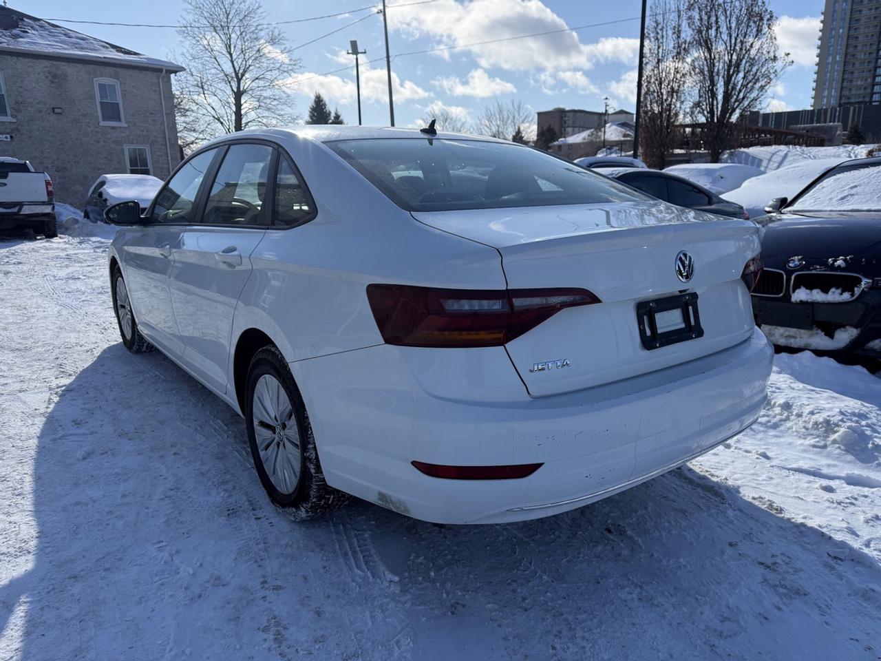 2019 Volkswagen Jetta SE Photo3