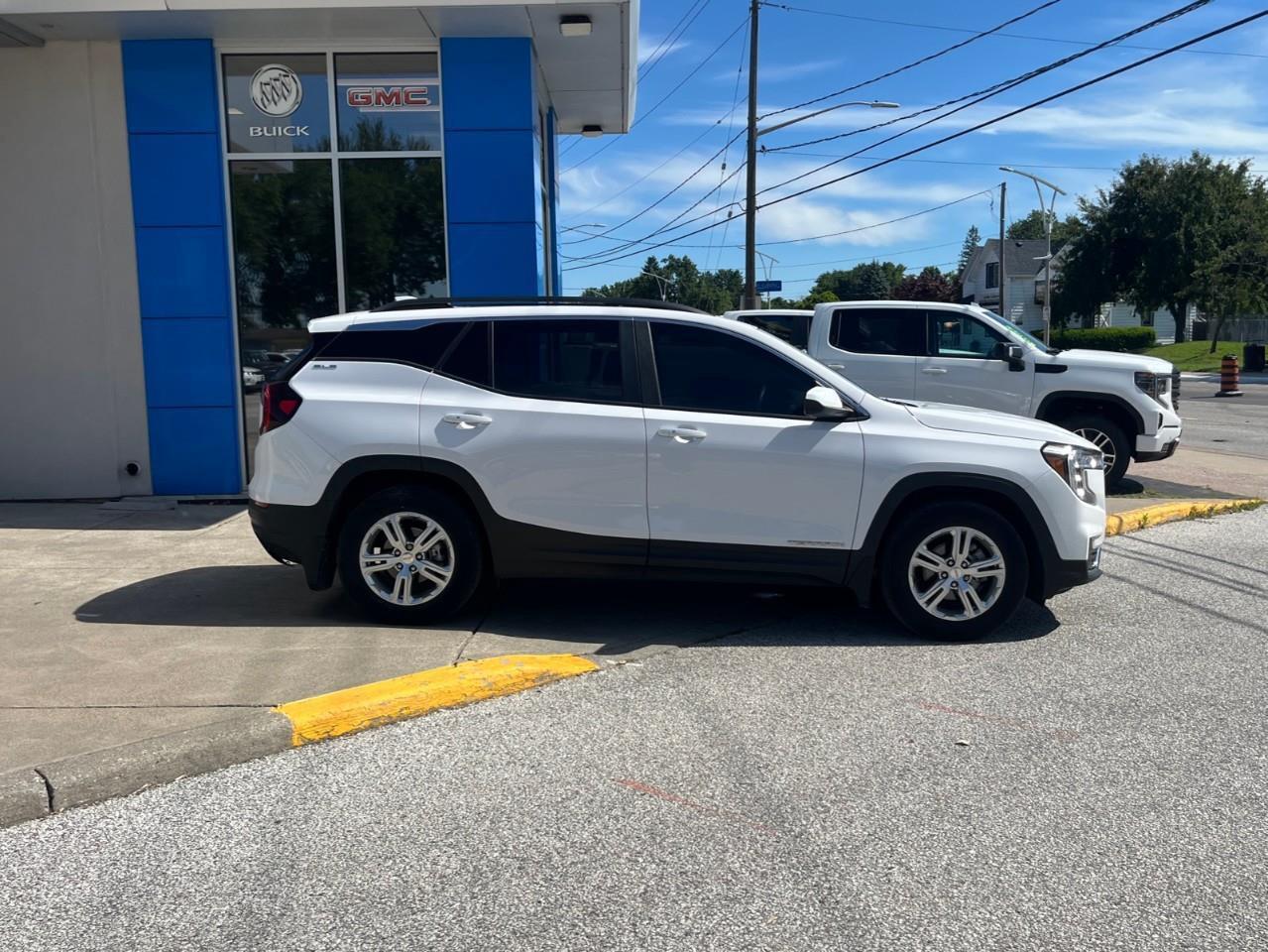 2022 GMC Terrain SLE CPO RATES APPLY 3.99%-5.49% OAC Photo3