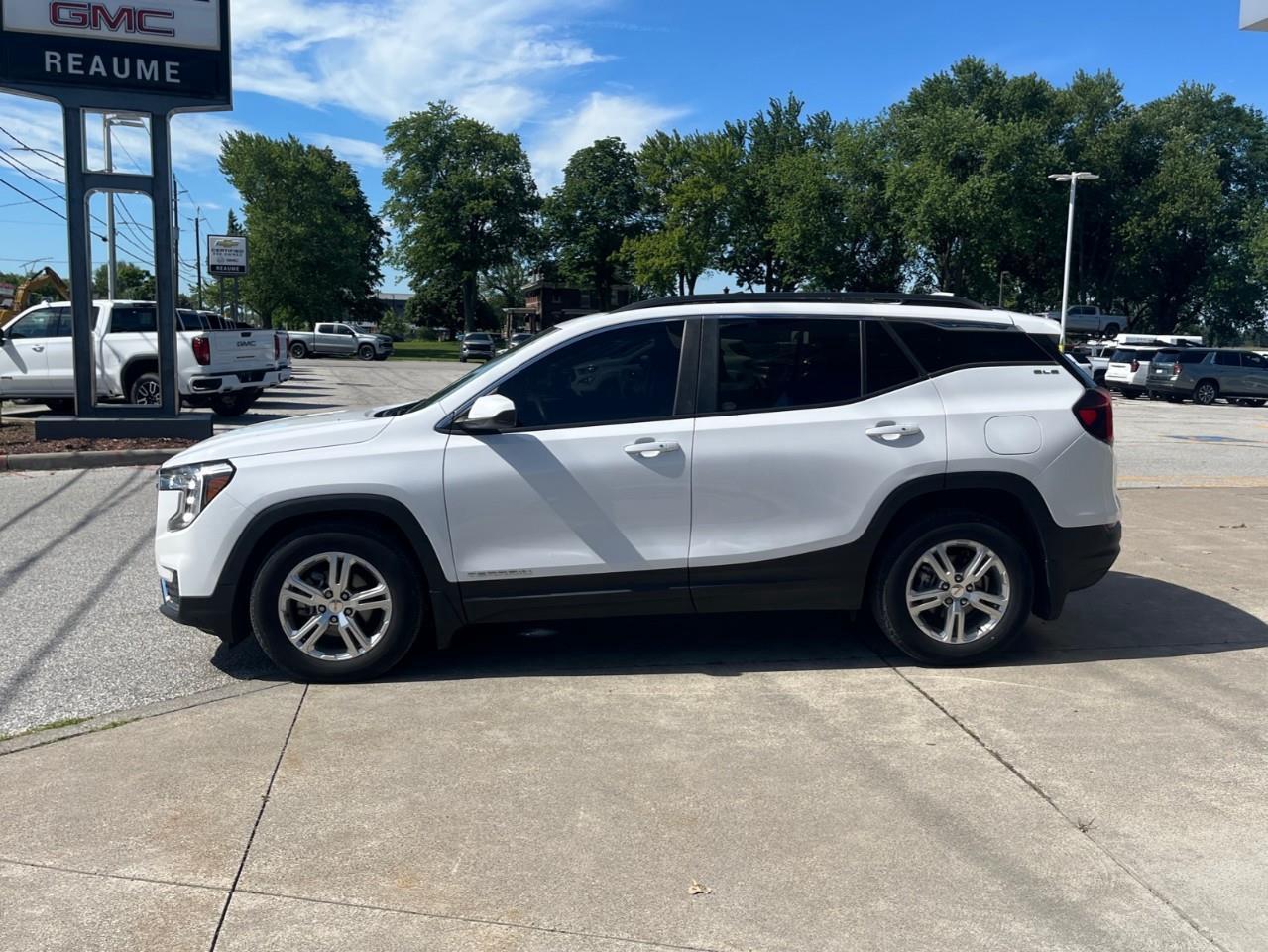 2022 GMC Terrain SLE CPO RATES APPLY 3.99%-5.49% OAC Photo