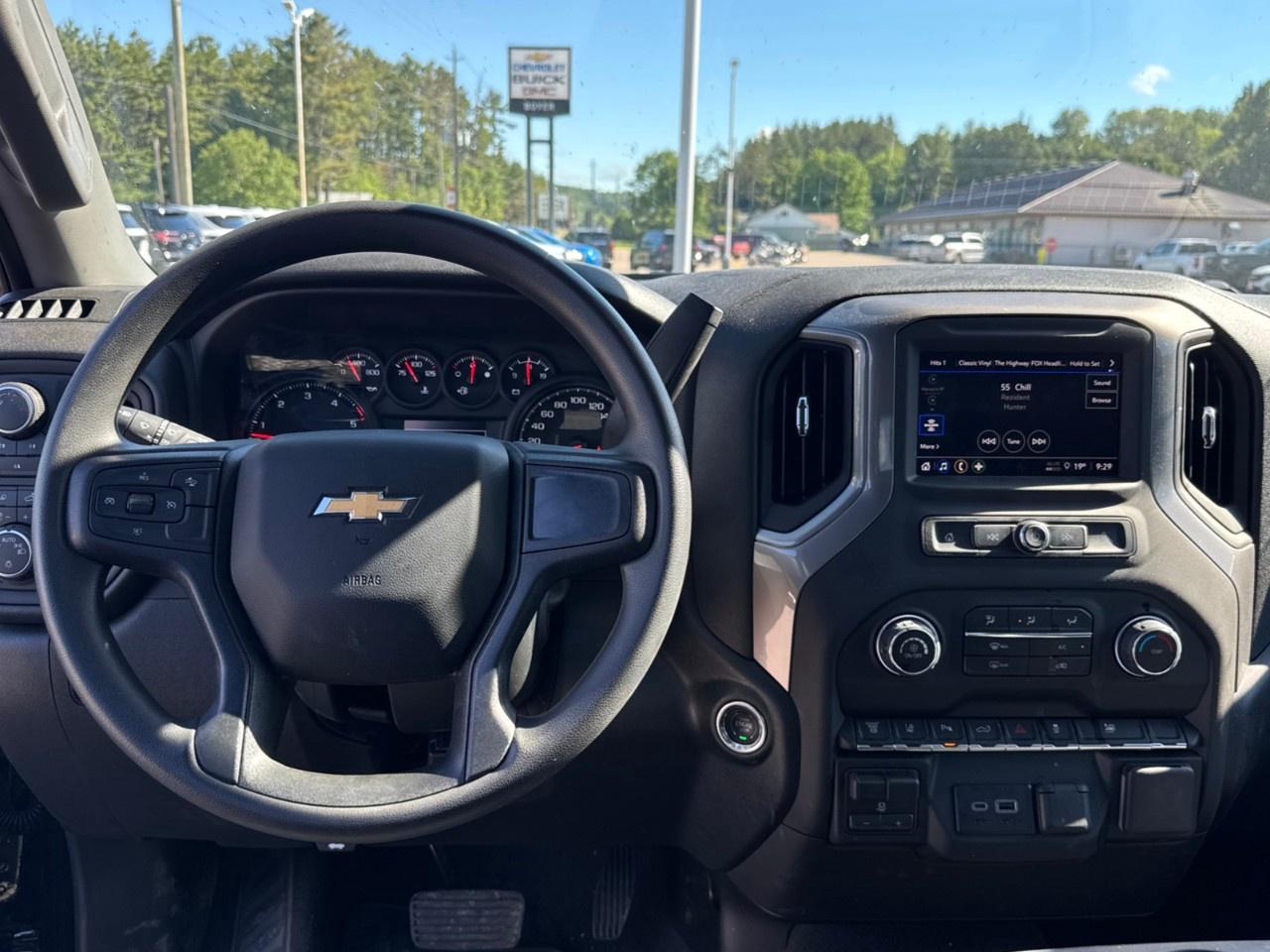2026 Chevrolet SILVERADO 2500HD 4WD Crew Cab Standard Box Custom Photo