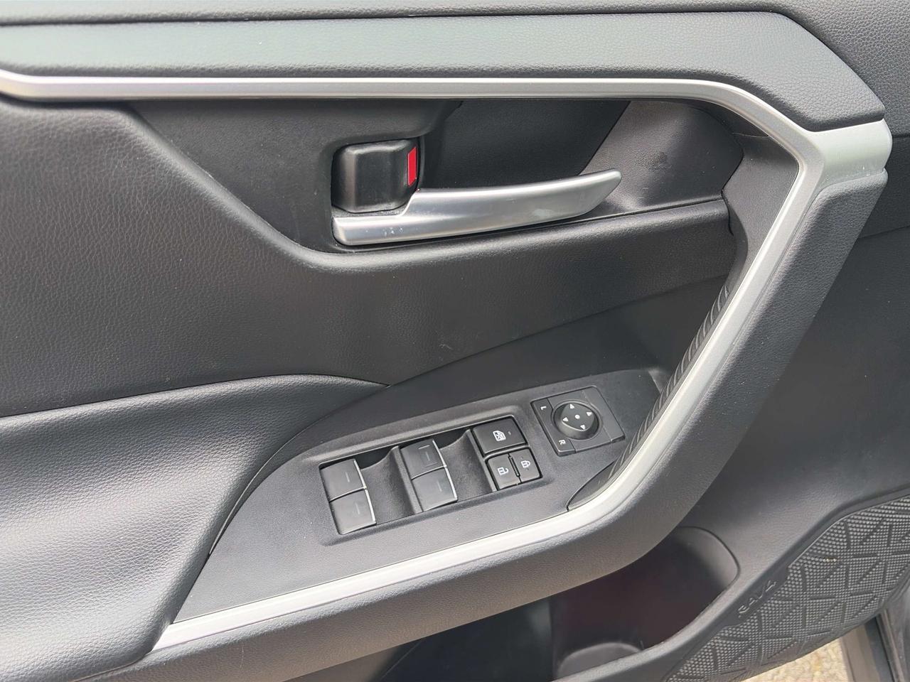 2023 Toyota RAV4 XLE AWD   Sunroof   Clean Carfax Photo