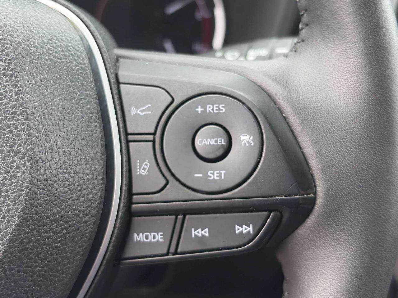 2023 Toyota RAV4 XLE AWD   Sunroof   Clean Carfax Photo