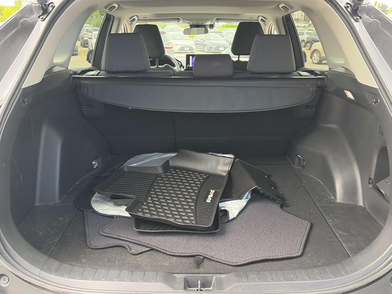 2023 Toyota RAV4 XLE AWD   Sunroof   Clean Carfax Photo
