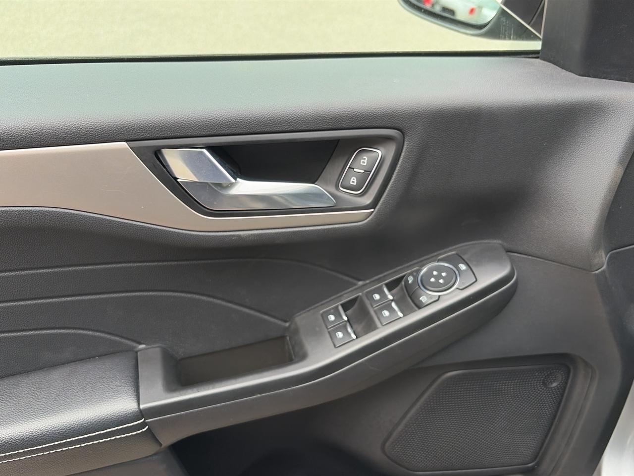 2022 Ford Escape SEL AWD Photo