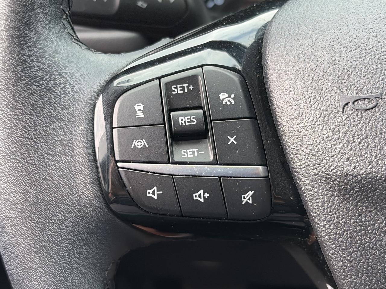 2022 Ford Escape SEL AWD Photo