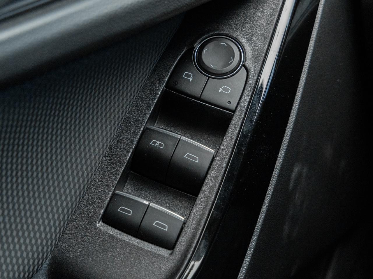 2025 Chevrolet Equinox RS AWD   Convenience Pkg III   Heated & Vent seats Photo
