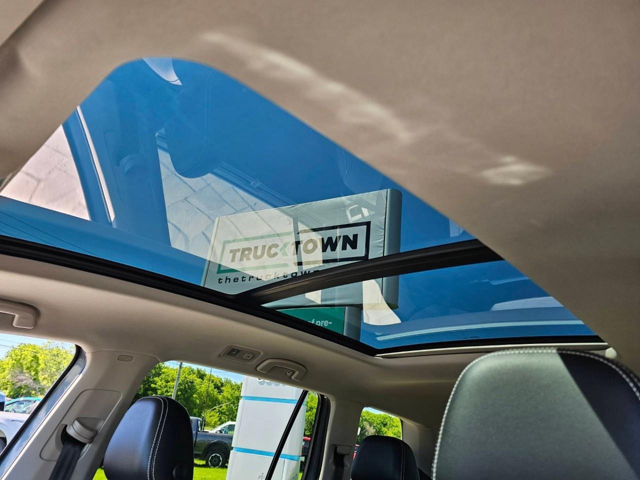 2022 Volkswagen Atlas 3.6 FSI Highline 4dr All-Wheel Drive 4MOTION Photo