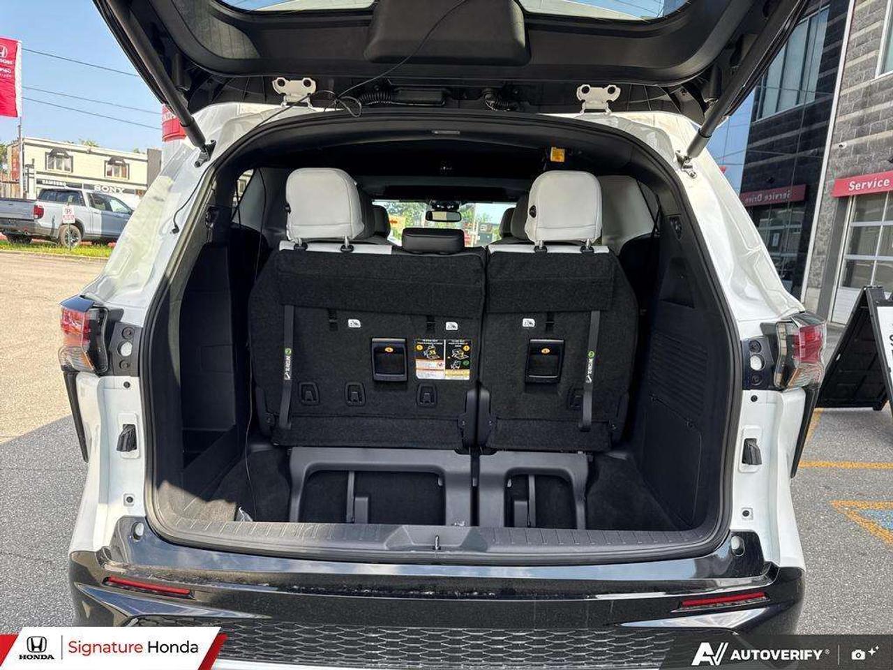 2026 Toyota Sienna XSE Photo