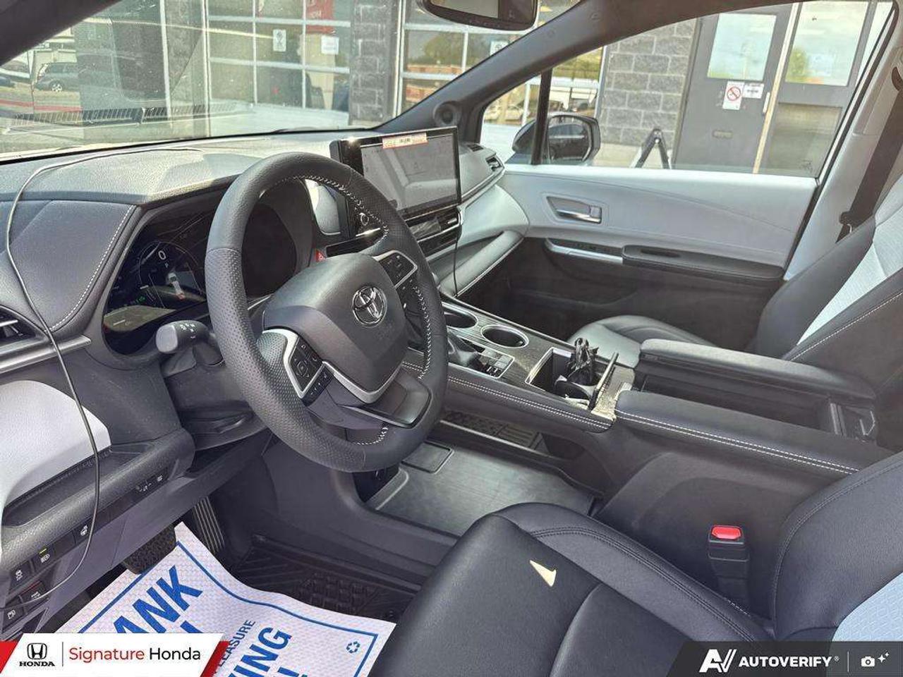 2026 Toyota Sienna XSE Photo