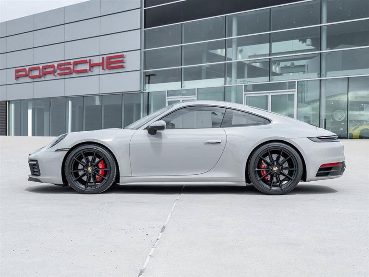 2021 Porsche 911 Carrera 4S Photo4