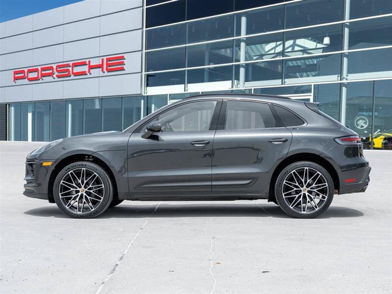 2024 Porsche Macan Base Photo