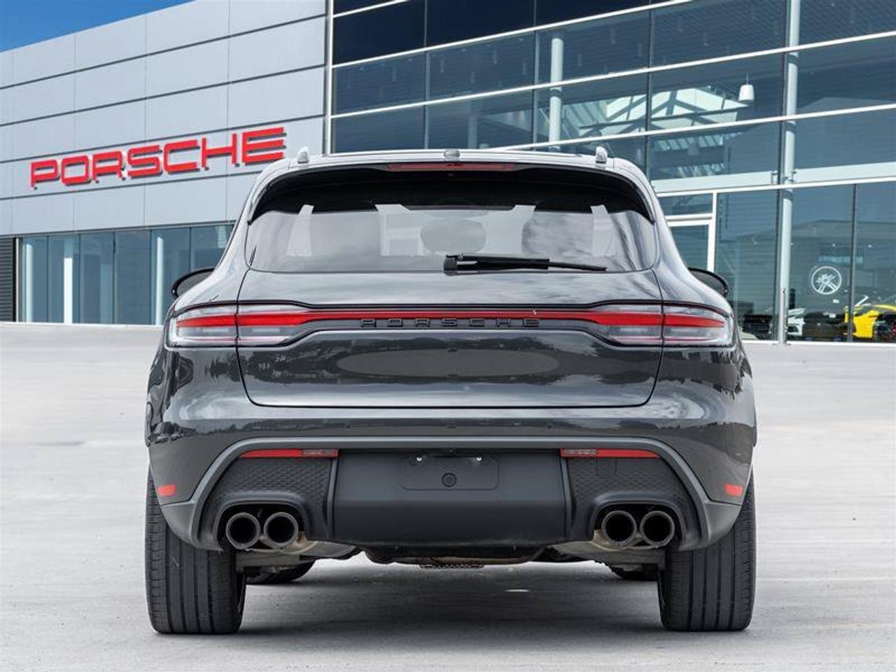2024 Porsche Macan Base Photo