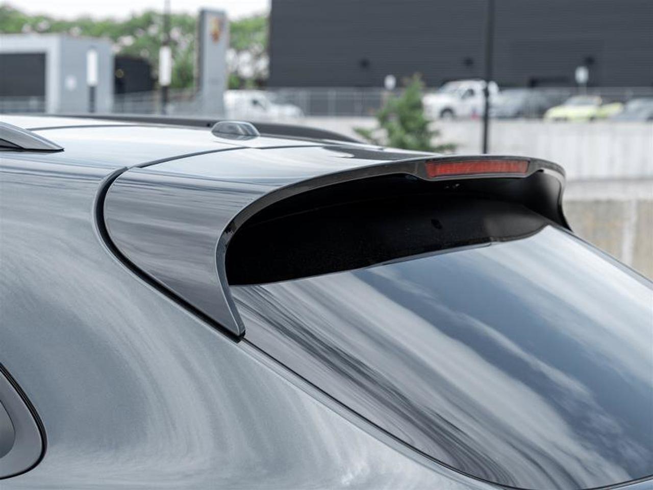 2024 Porsche Macan Base Photo