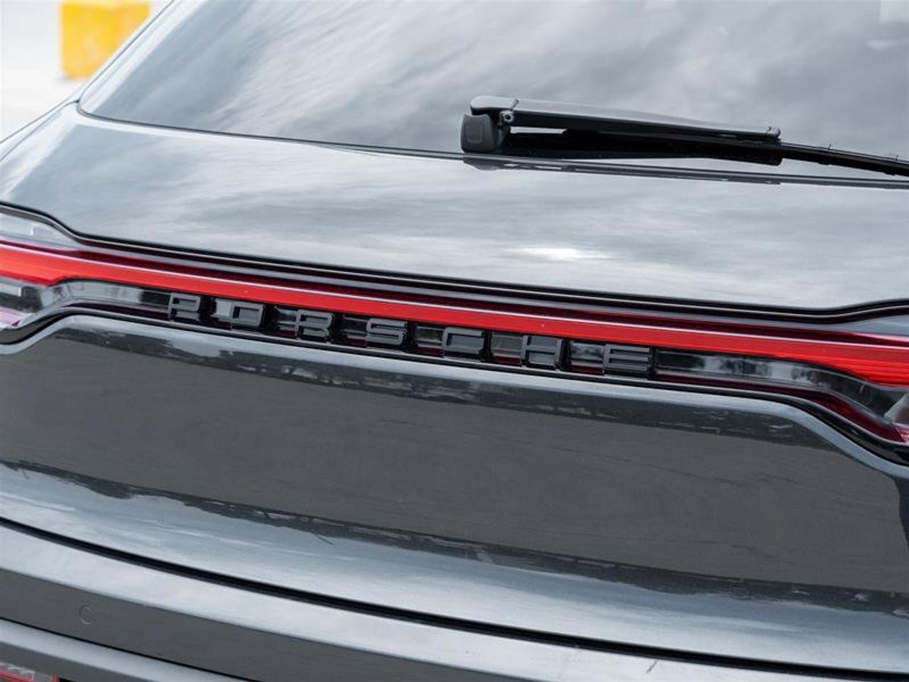 2024 Porsche Macan Base Photo