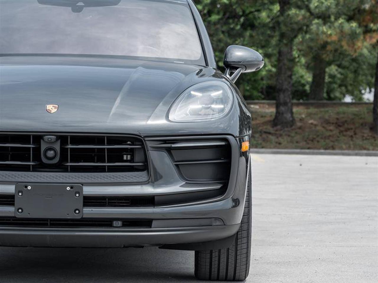 2024 Porsche Macan Base Photo