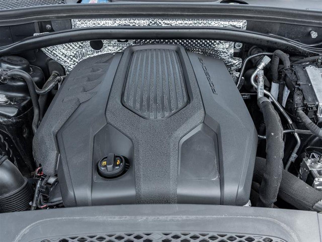 2024 Porsche Macan Base Photo