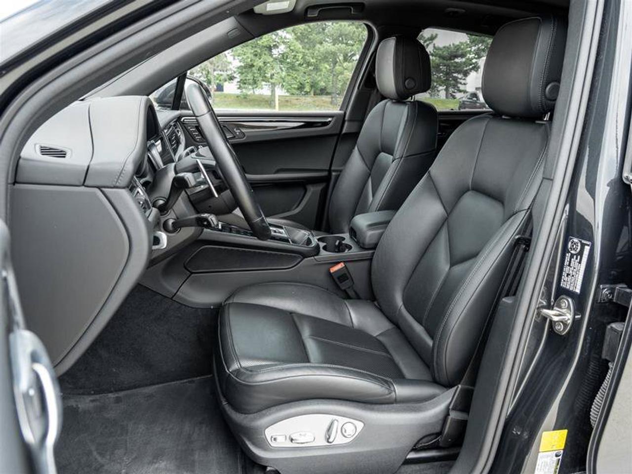 2024 Porsche Macan Base Photo