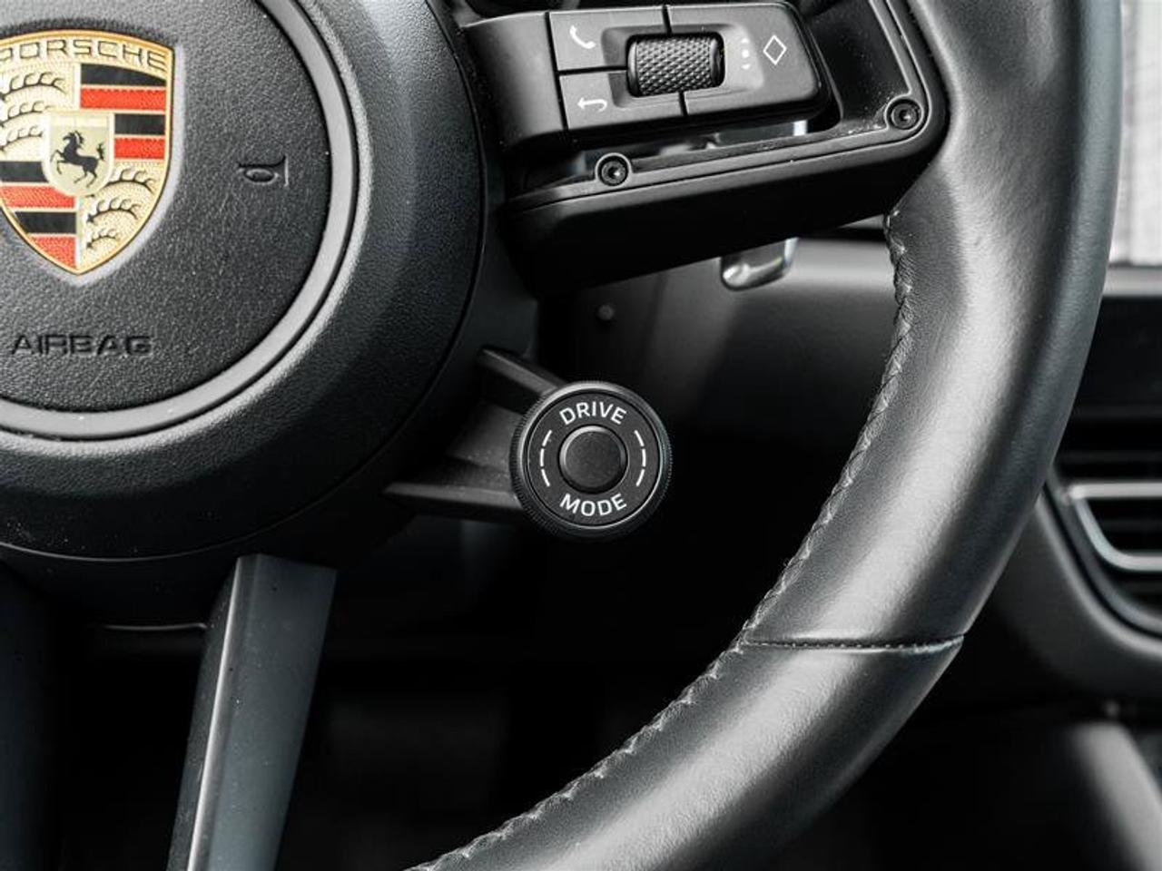 2024 Porsche Macan Base Photo