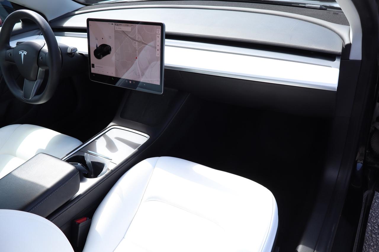 2022 Tesla Model 3 SR+   NO ACCIDENT   WHITE INTERIOR   CLEAN CARFAX Photo