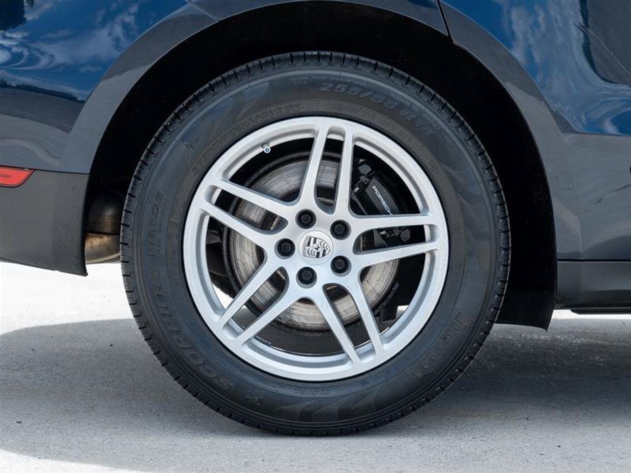 2018 Porsche Macan Base Photo