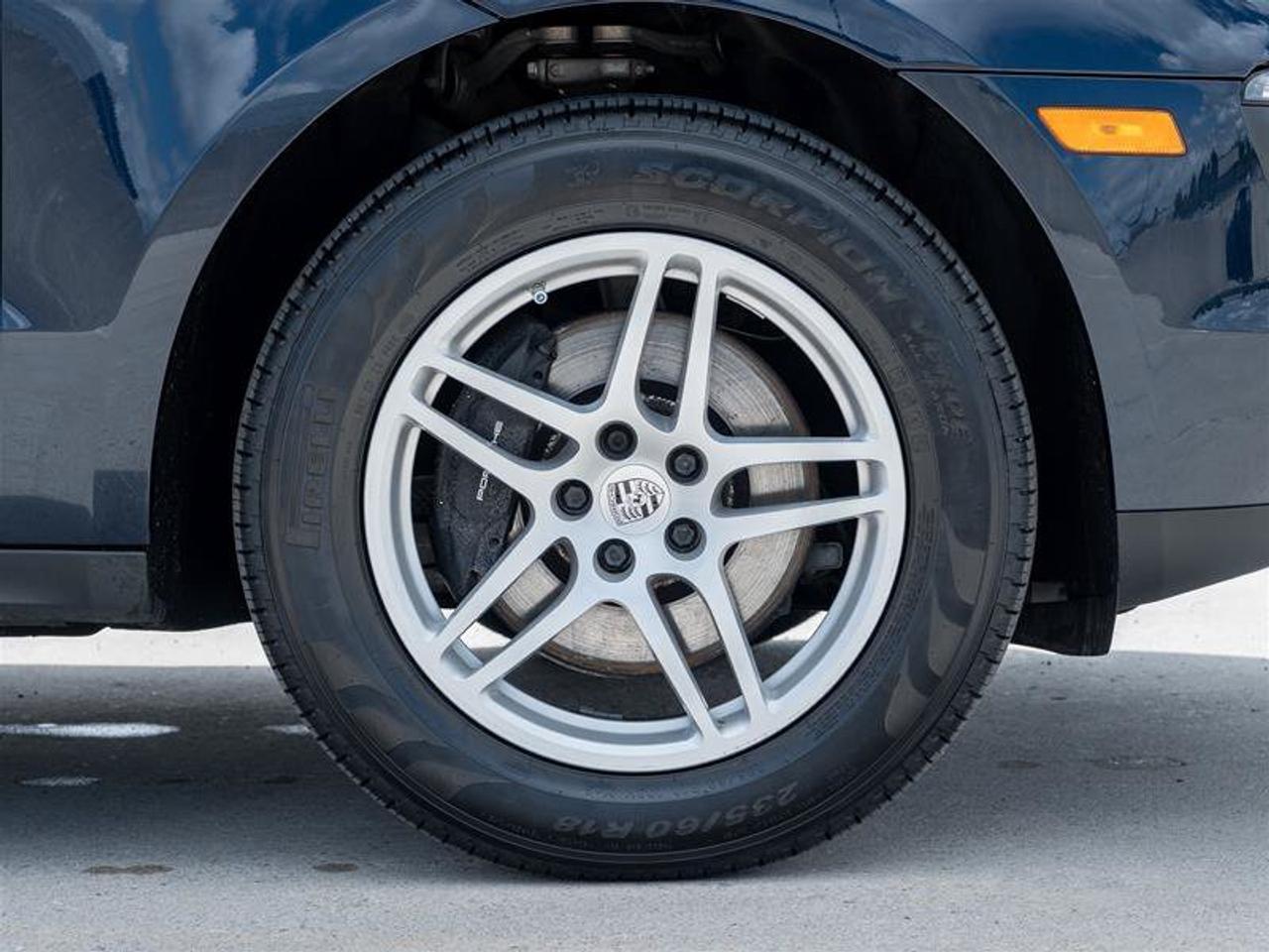 2018 Porsche Macan Base Photo