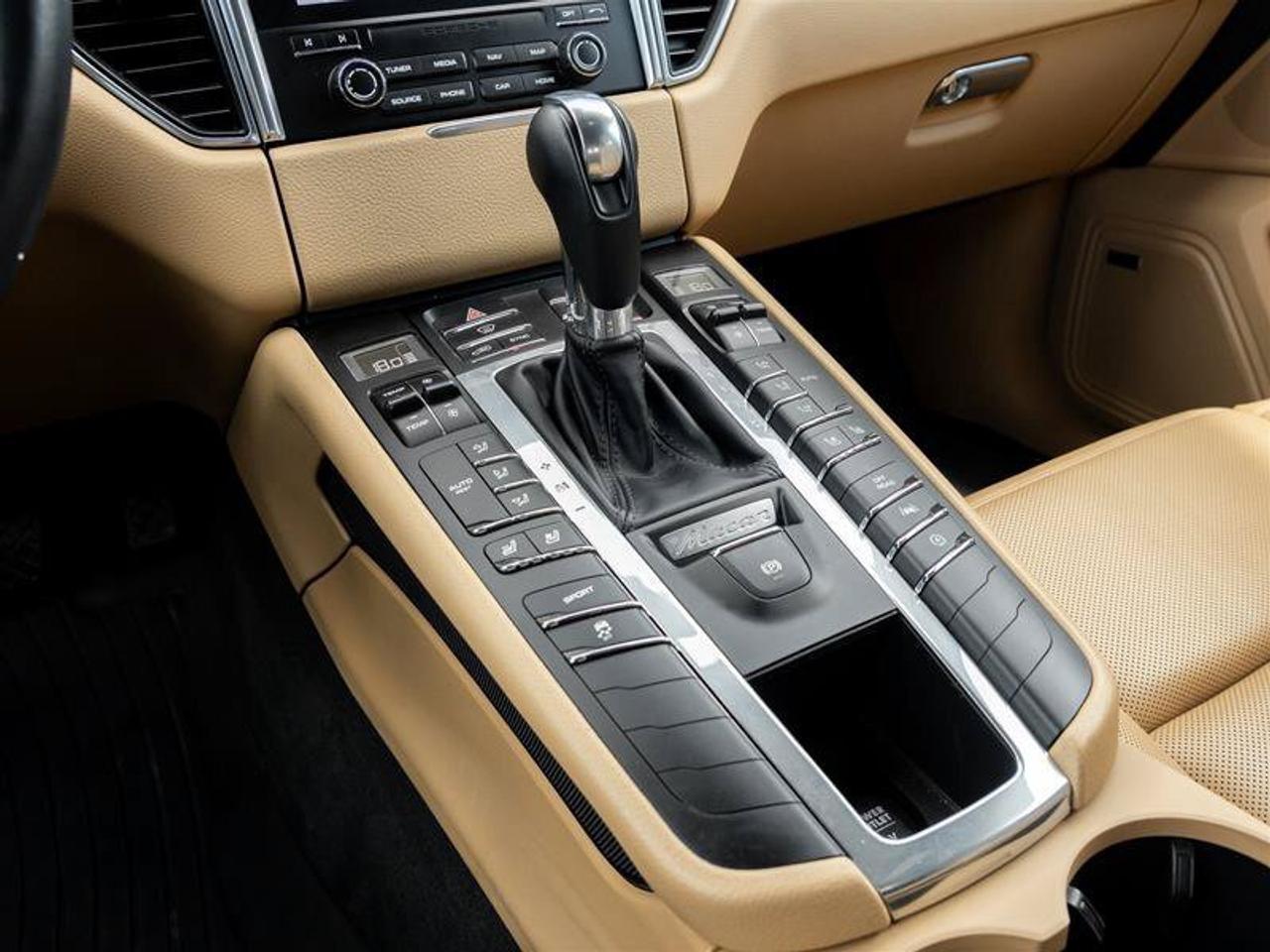 2018 Porsche Macan Base Photo