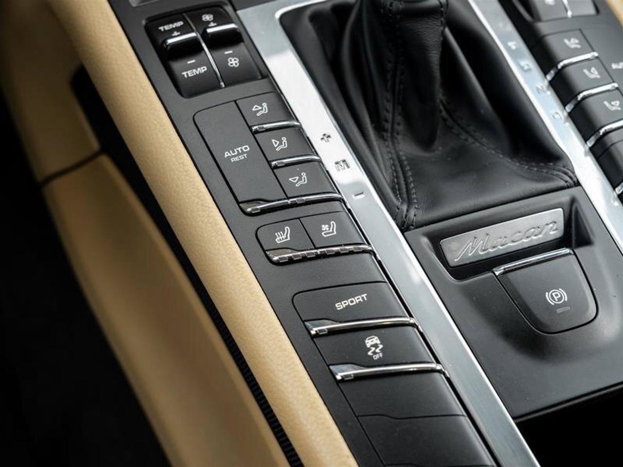 2018 Porsche Macan Base Photo