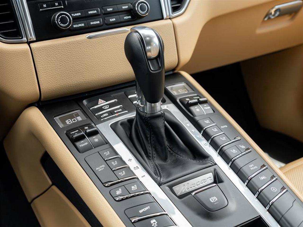 2018 Porsche Macan Base Photo