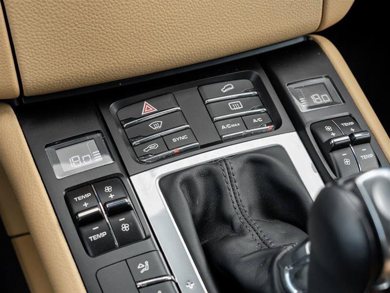 2018 Porsche Macan Base Photo