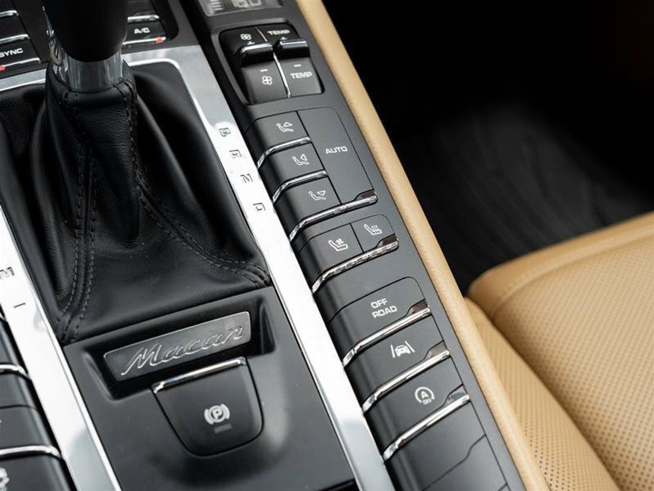 2018 Porsche Macan Base Photo