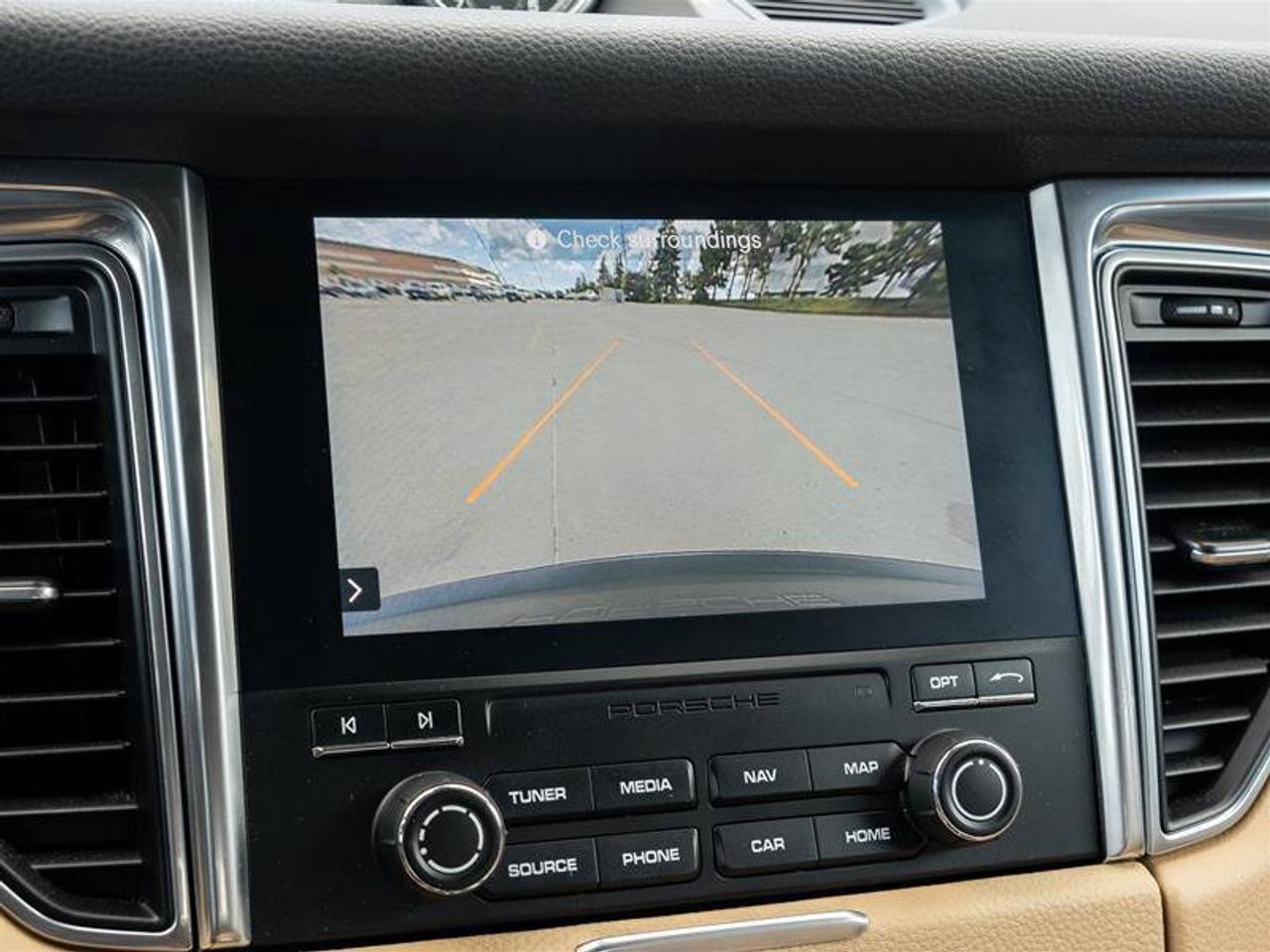 2018 Porsche Macan Base Photo