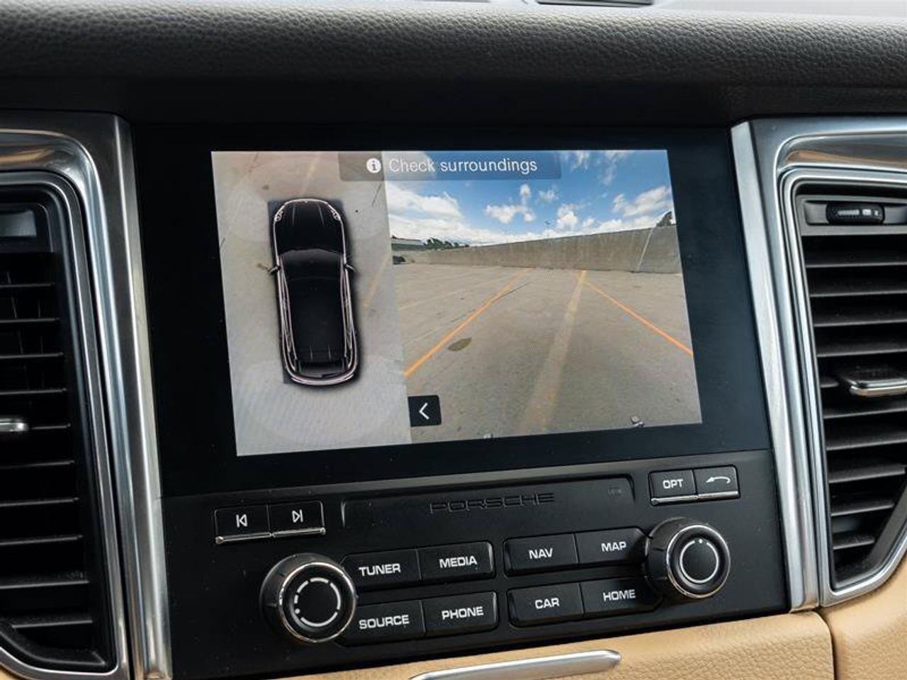 2018 Porsche Macan Base Photo