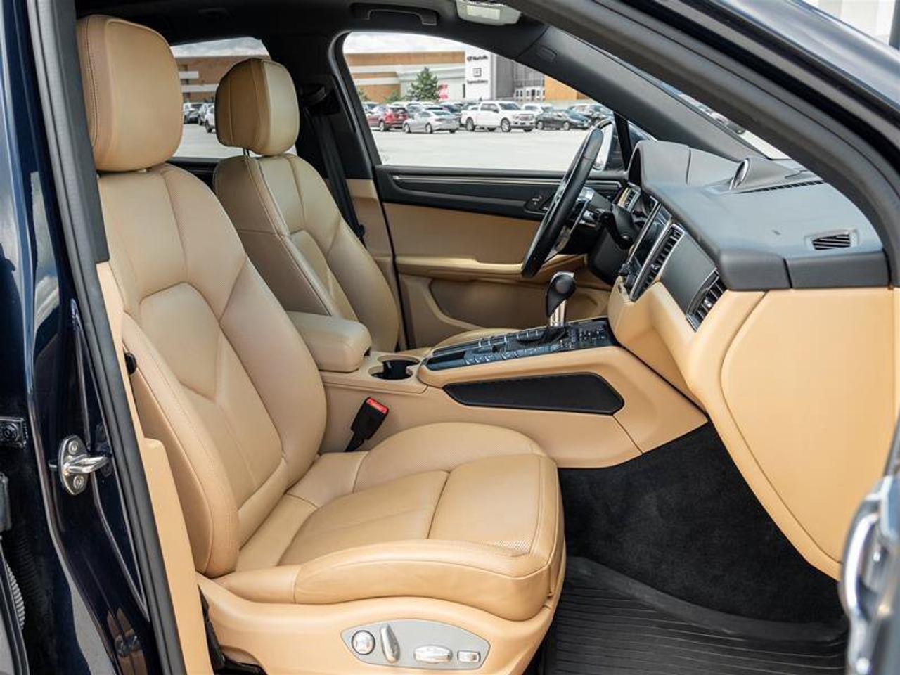 2018 Porsche Macan Base Photo