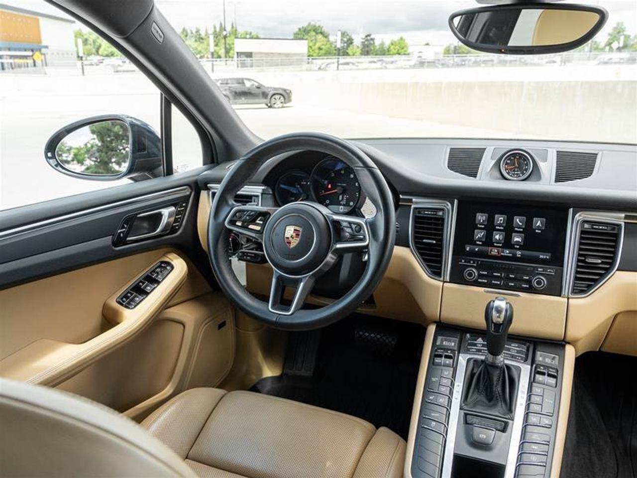 2018 Porsche Macan Base Photo
