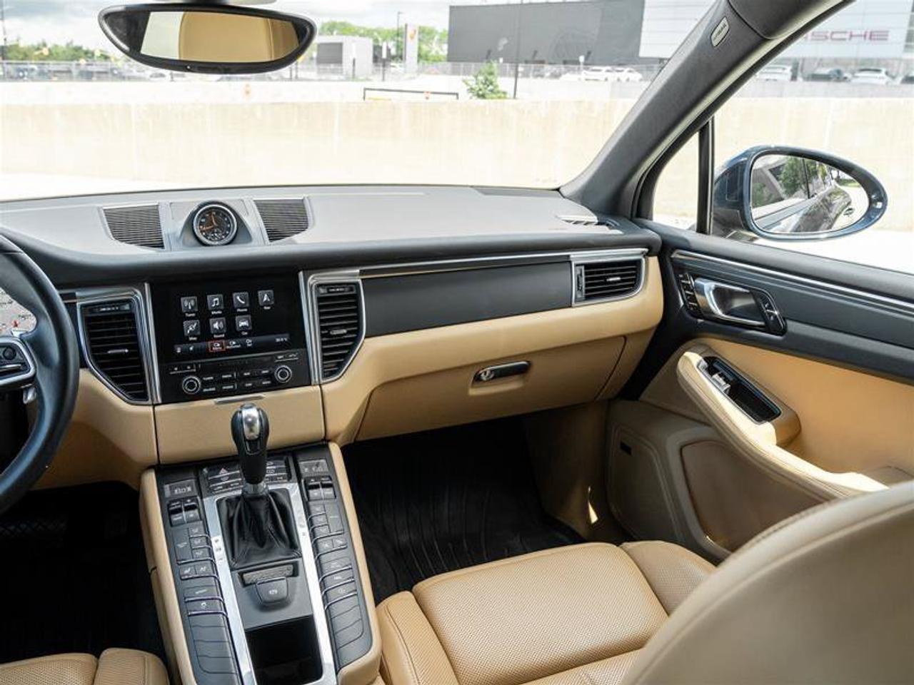 2018 Porsche Macan Base Photo